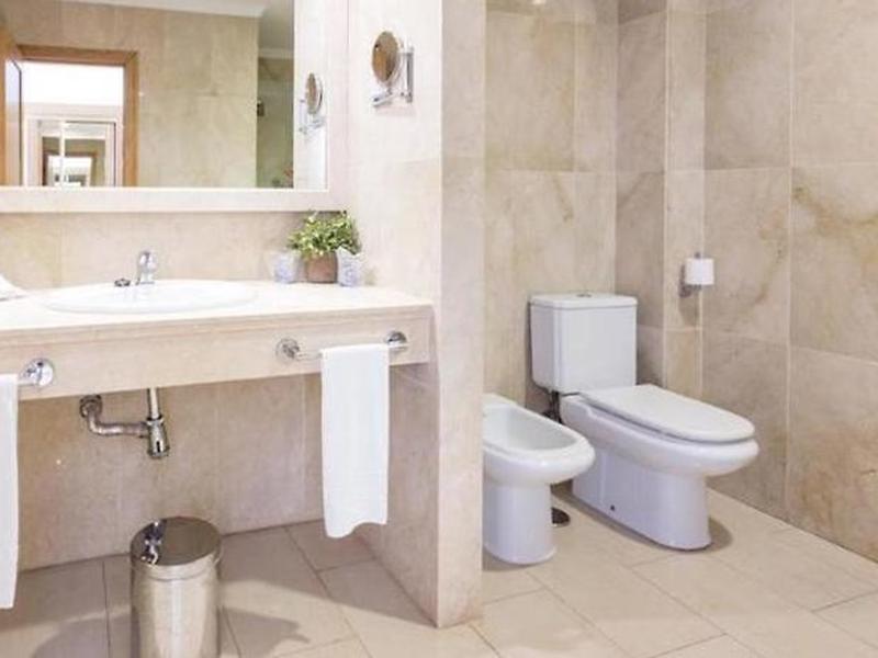 E2828CF2502076F32BF16501A573004A