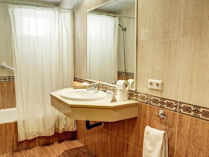 93FC8D5214D603280983A081C70E8602