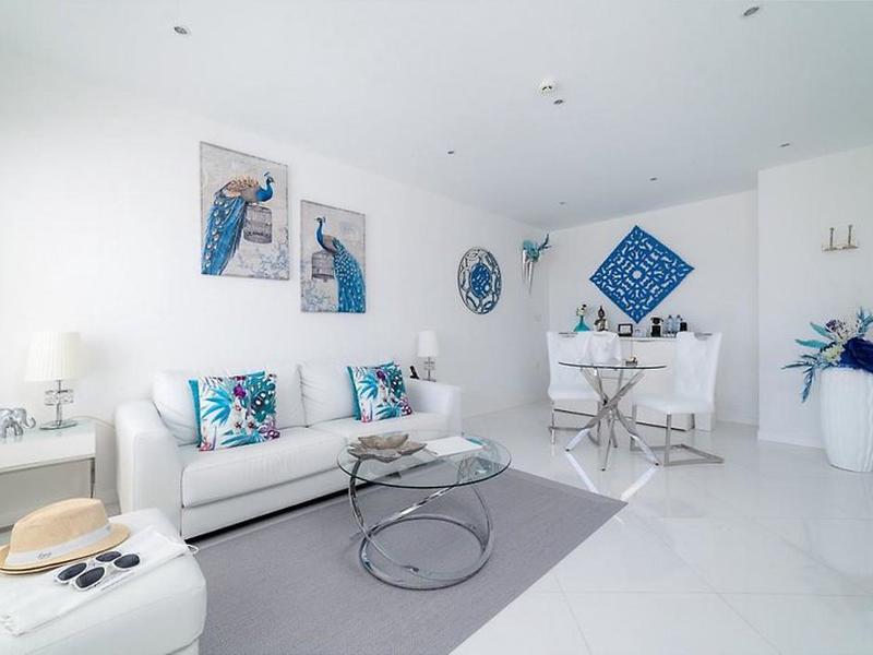 21AF8120C3F24DAE40B28D2C40CA876B