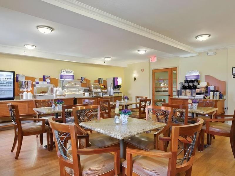 C2DB3E3B50641AC7B102BDE9BBCD4069