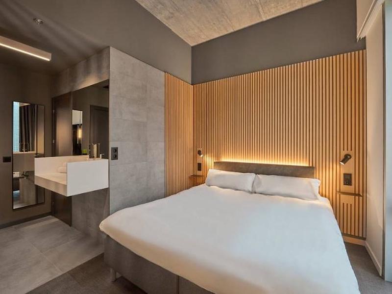 EEF3D2E8430FA75C97CB83FD275B0217