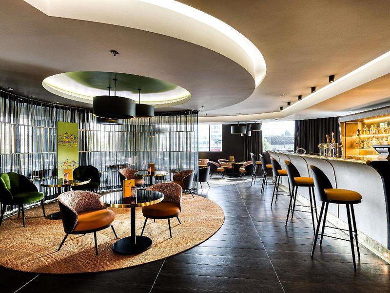 673080E053CC225A41261E9D7927F9AB