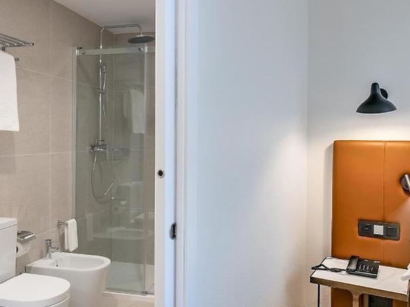 16EA8DC084A4629F4E56407E0ED096B1