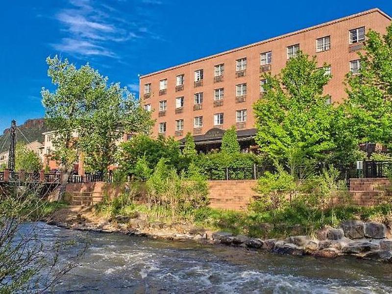 5E1A12FD25DBAFAC435A3051A3C68258