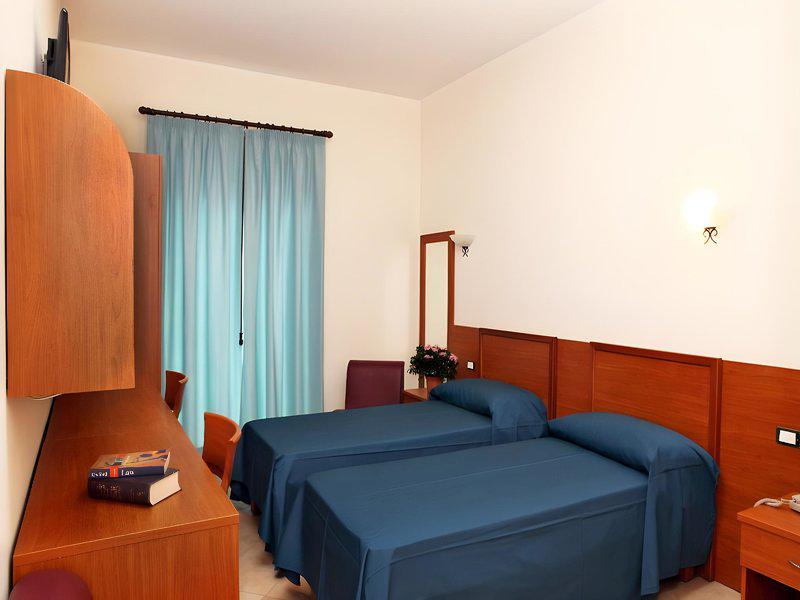 BBF77E8DFEACEFE9B627862568FA7C75