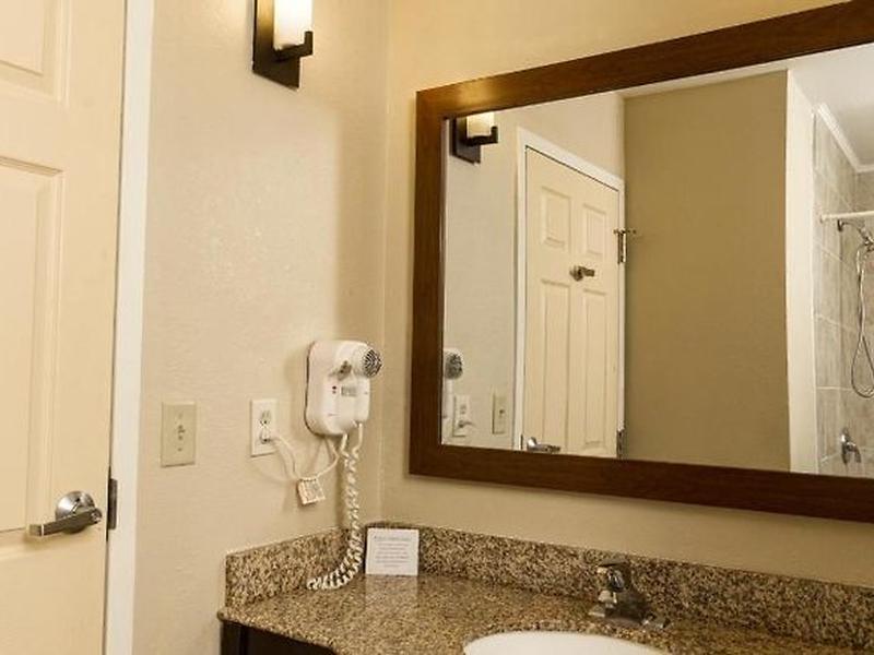 E468B93184C5DED48AA5EE72356D356F