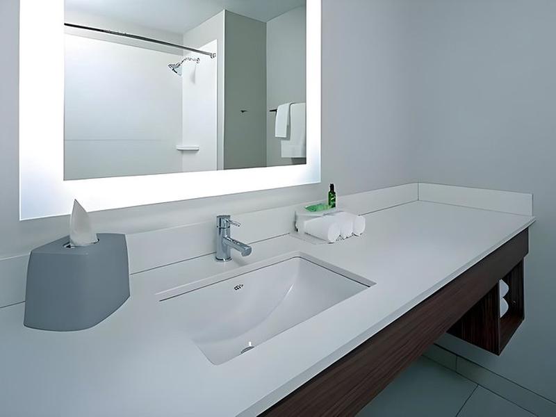 E733A5AF8958976CE1C10FF33F4E8E6F