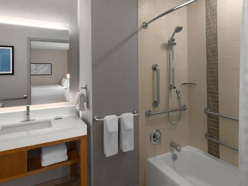 F0ADD91852184940E64E57F0EBBE9C5E