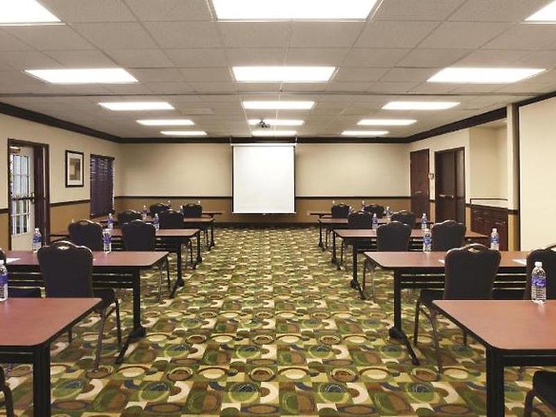 5611874EE7EBC66613680F02E4D9C5D7