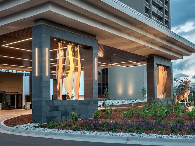 FFD1F7AC02825681AEE2F5B85A6CA323