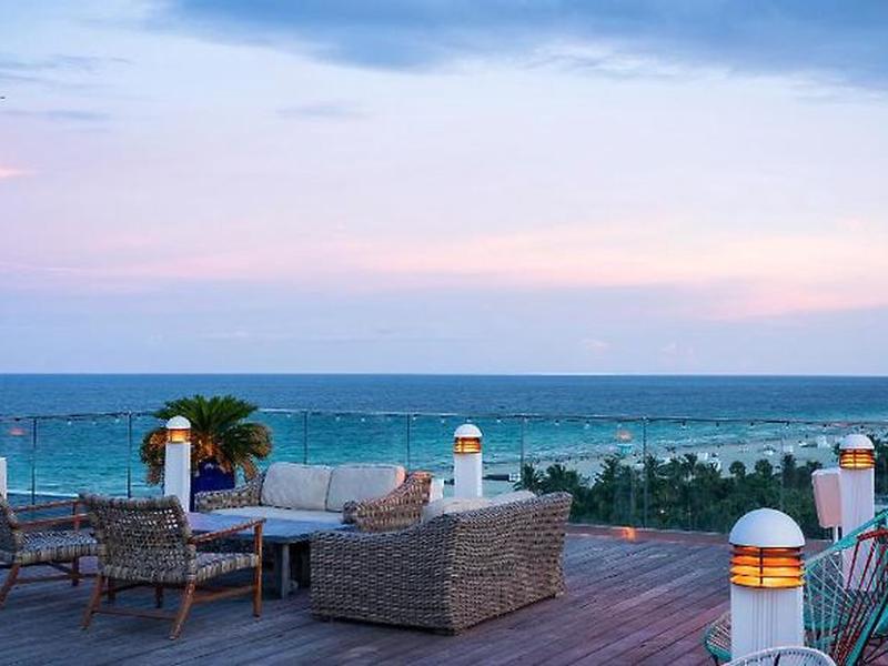 DE85C95B90D4FDB2CF1E703C3A54CC18