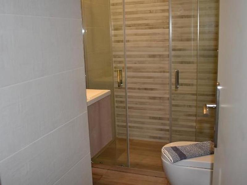 24B8E8E1A2A1B48541C074AA87117BC1