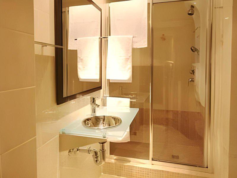 056C62A7376C0F956A4FD73674384628