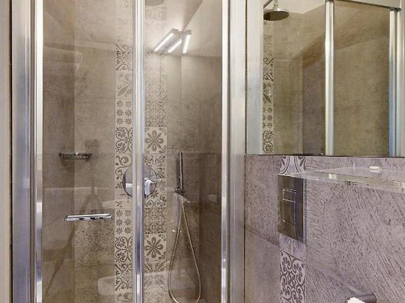 C470761F39A9E39C8C3C8883083F0902