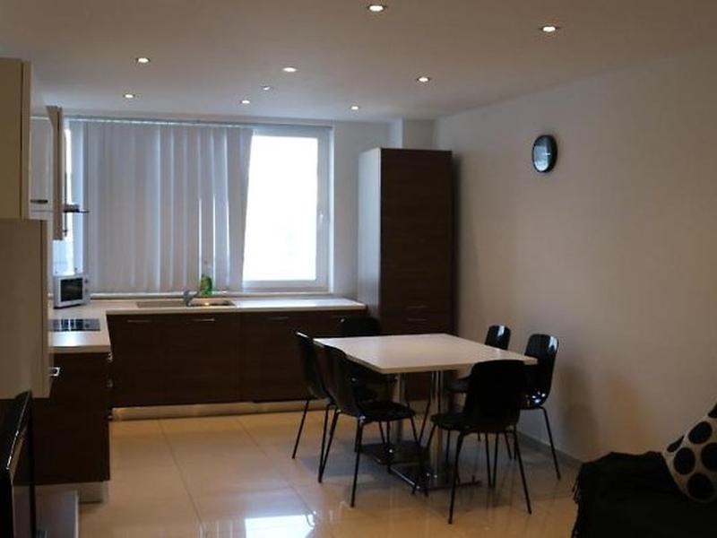 EAAB1244BE4FE61A359EE38E88BBE306