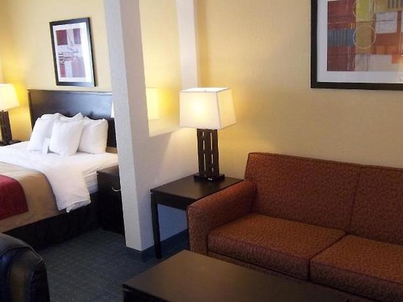 Comfort Inn & Suites Northeast - Gateway