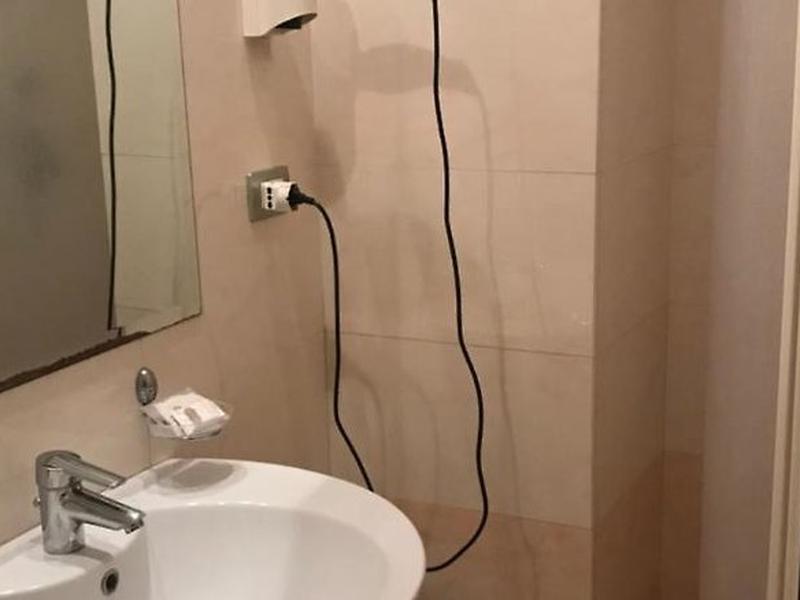 6D67B9DC9703CEAA57E154E8BA581131