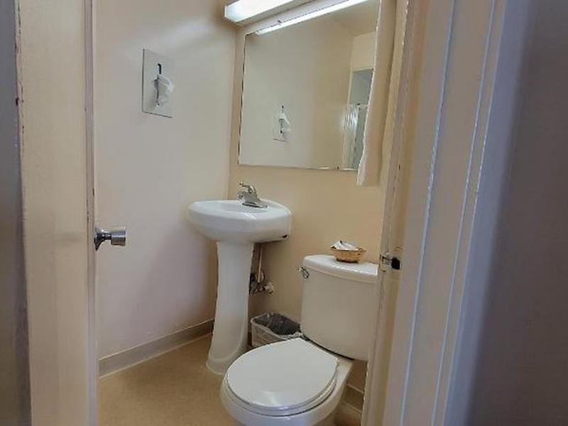 D87C9F2D2B9047AE557F4C6D7BB3A64D