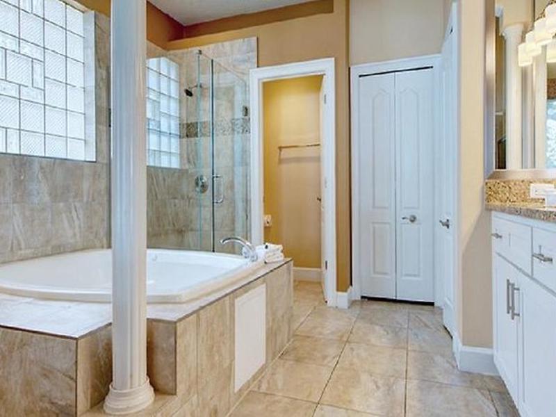 AB227FB703E7B532D7DB0ECB6A08601E