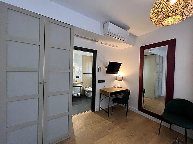 D57478179E1BE99734E8AAAB56657381