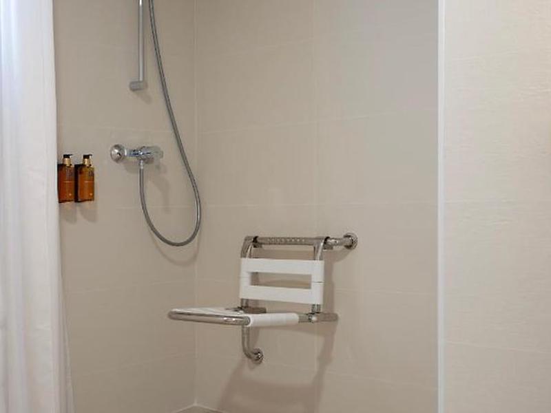 C8F5A1DAFD9C2950DE727978B3C4040F