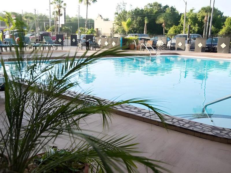 B5C87079705121E87FFB748A7B9006D3