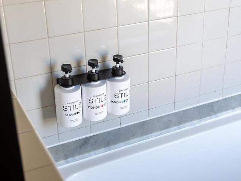 81BE7E3D39451331541B0A47AB7E18D2