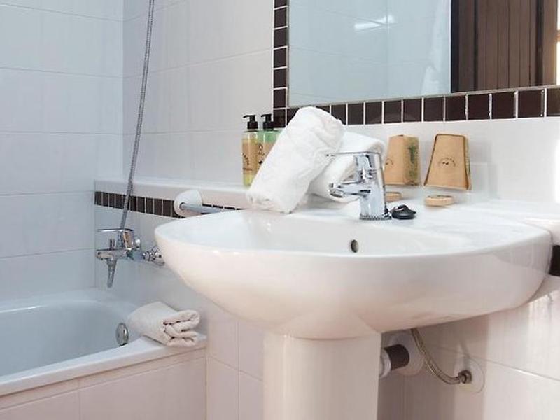 78E9E44135F32EEE753AA636C28819B7