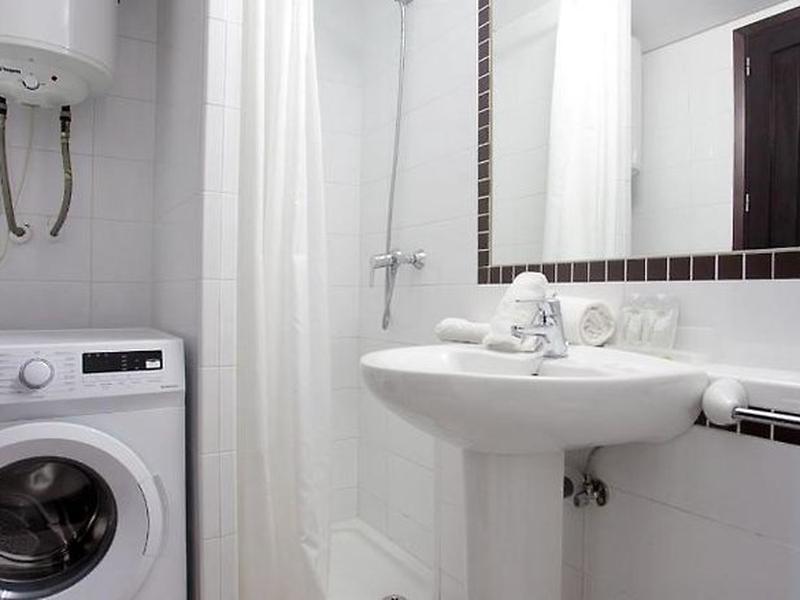 F469BD008AD11DF2C4B34B1775F024A2