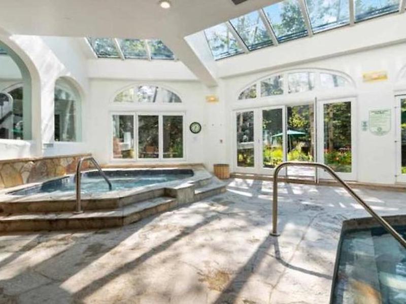 ACF4E0087A5DE65B80F12D8650F2C80C