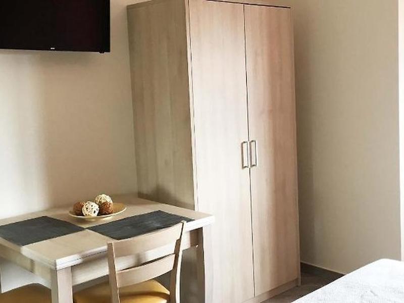 572727DC87BD02EFFB1255D18872E84B