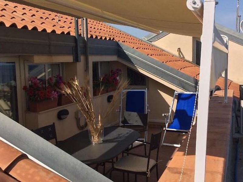 ED05B25895758FD82CA6B1A9FF78975C