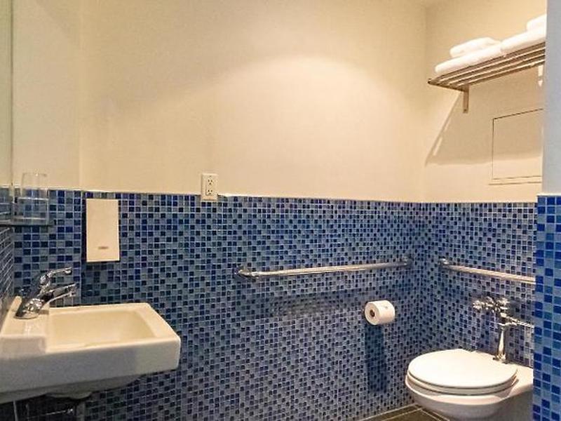 F602887BA74F2D556206306C92C8967F