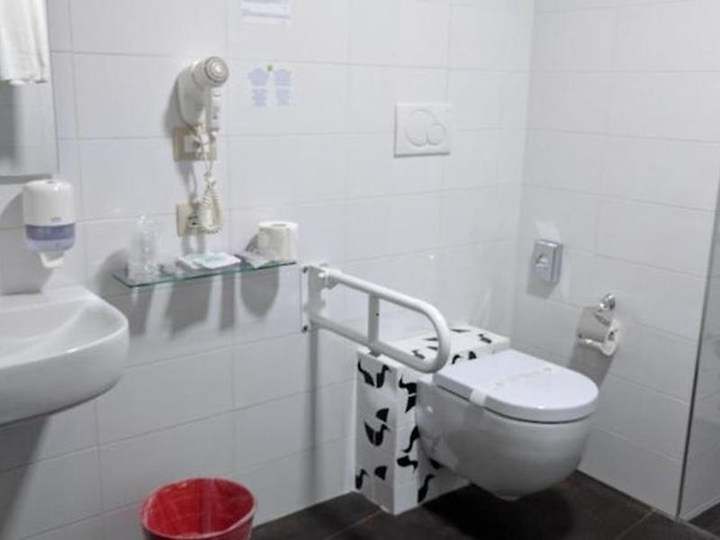 E74A8619E3E934DEAC5C0C736D7C0594