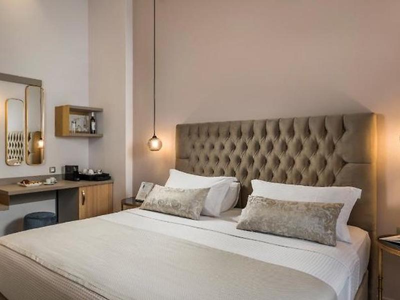 E8A7076B84F8CF05564F6627B04E5B5E