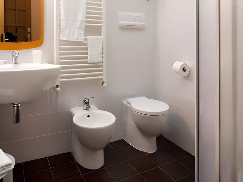 8BCC5C055E666070C6BF240089570AF9