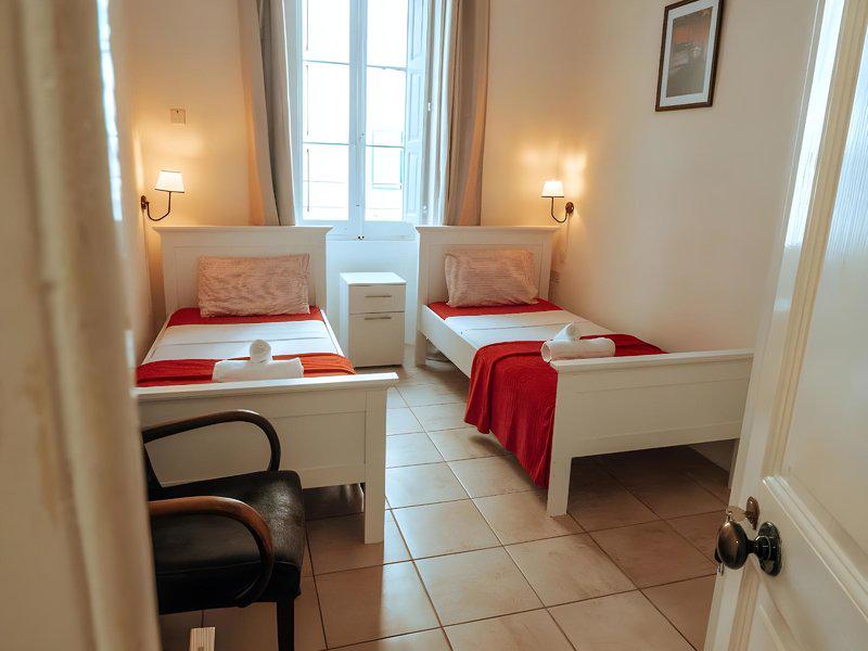 7AF1123748F4F8A8982C19BA2E46C1F8