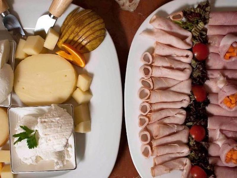 E81CBB1569CA344153084F0DC29AAF1C