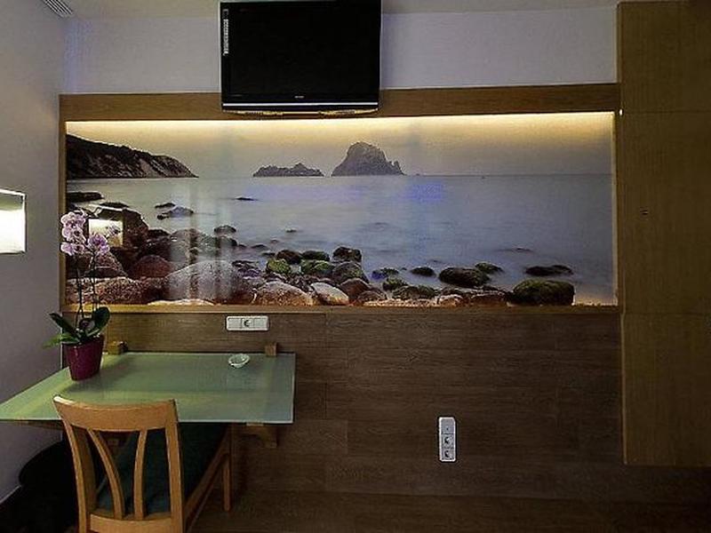 686173817FEA2A96828E8147741E2115