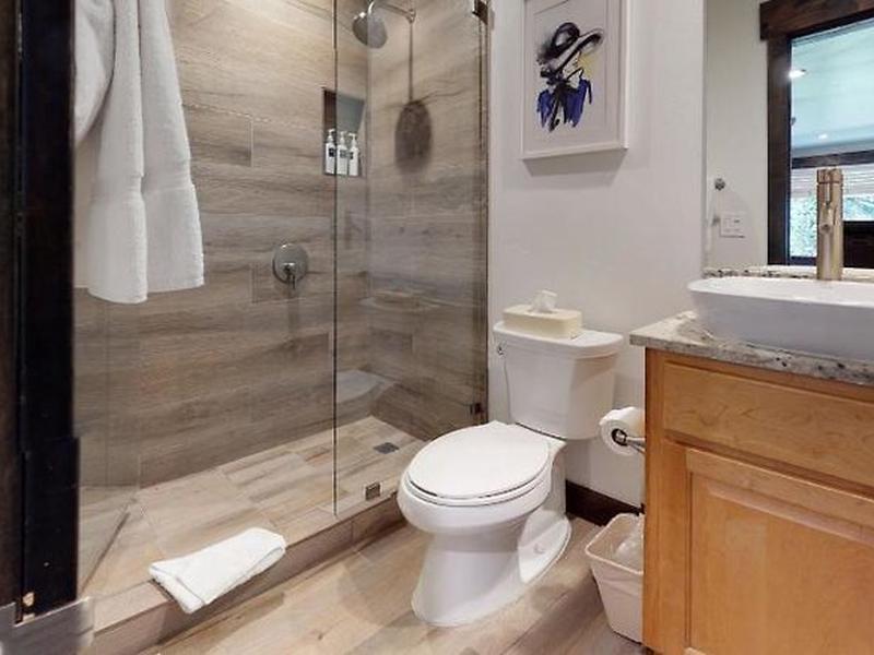 AA261F162C090F8944F831026F478F64