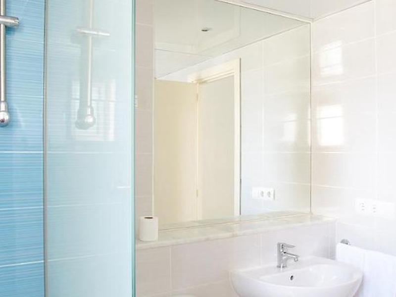 133432049FBBBF29326D67154B0411F9