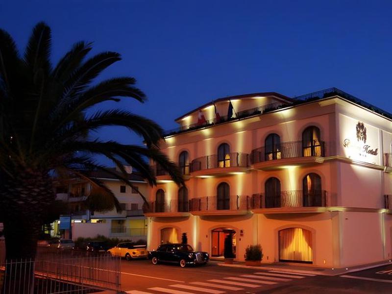 Bram Hotel