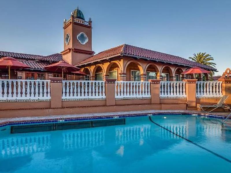 99C356D07551E6478D0253C648121A33