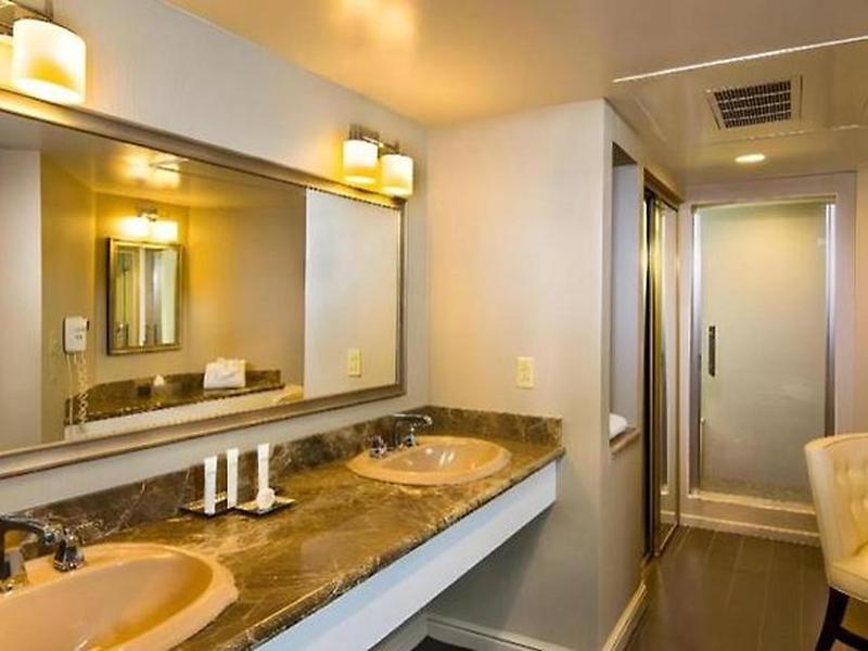 CCBDED255BDEAF6951ADA7934C56E8BD