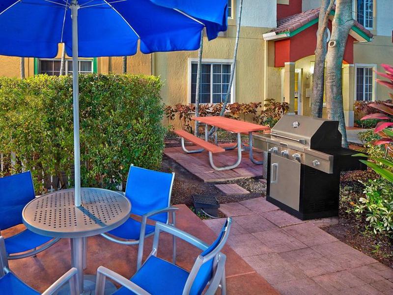 7F3AC6E06A8324C7BB4747E51A87E4C3