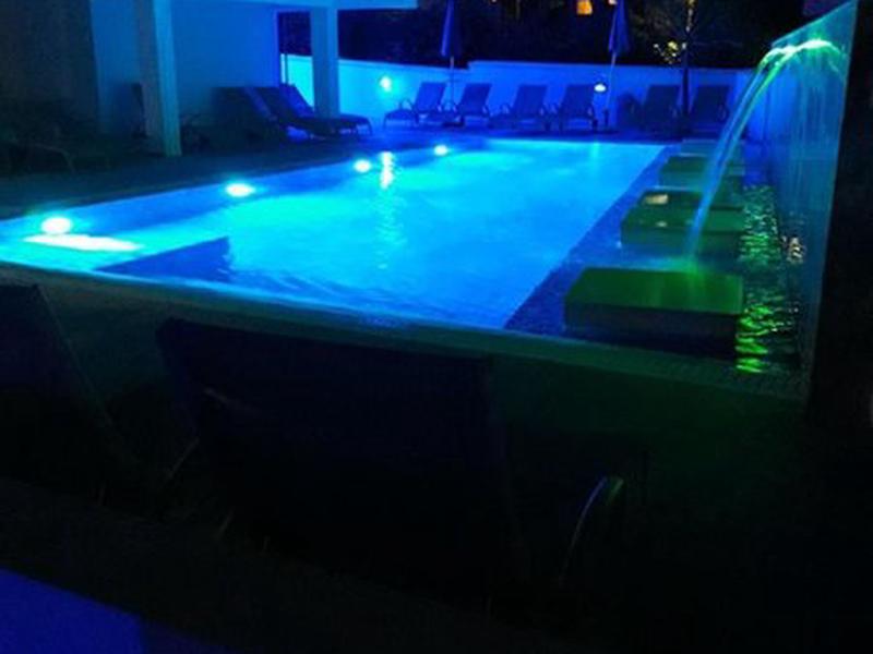 Sunny Blue Hotel
