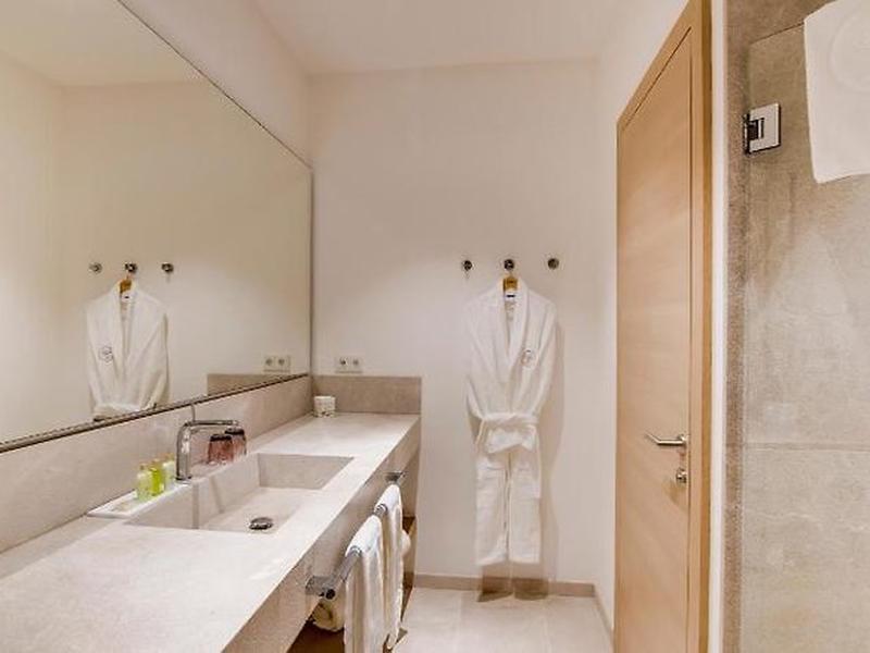 82286A3E823BD175122F54FBFB25F995