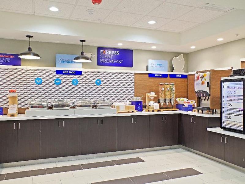 Holiday Inn Express & Suites Phoenix North - Scottsdale by IHG