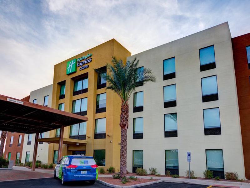 Holiday Inn Express & Suites Phoenix North - Scottsdale by IHG