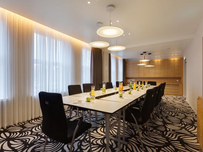 AA66AE394882898F13F1D09C10955B3D